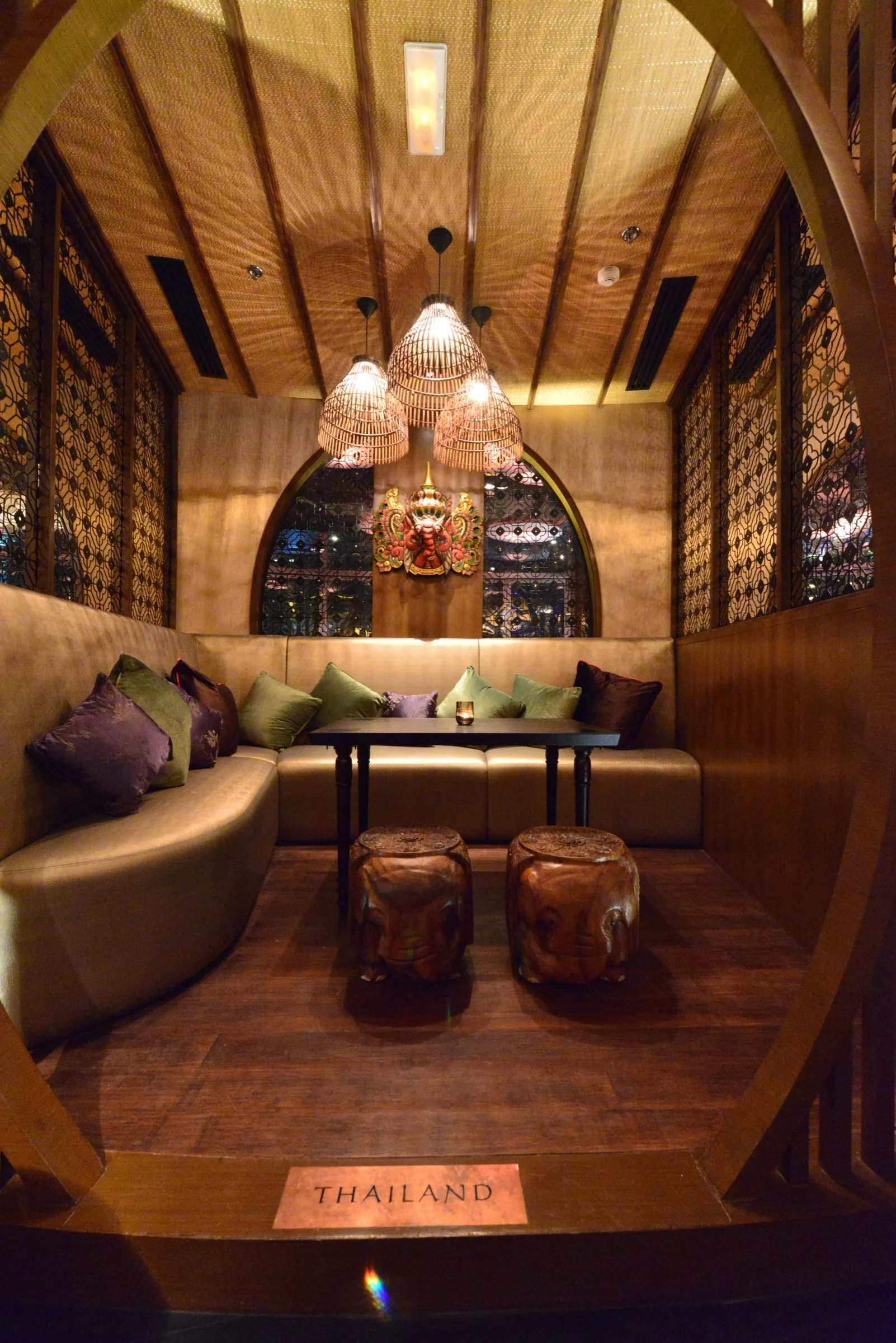 Asia Asia, private booth