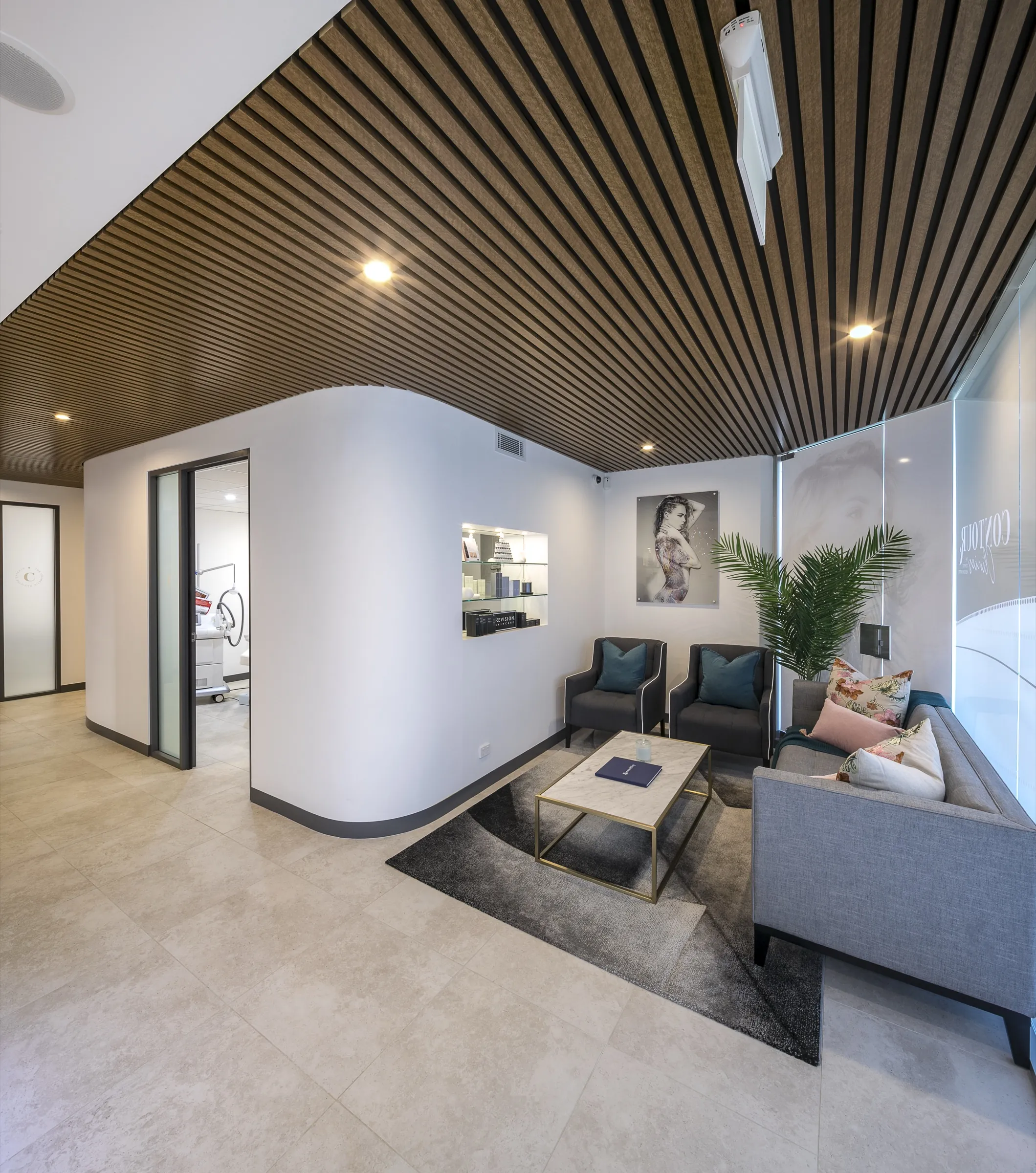 Contours Clinic, lounge